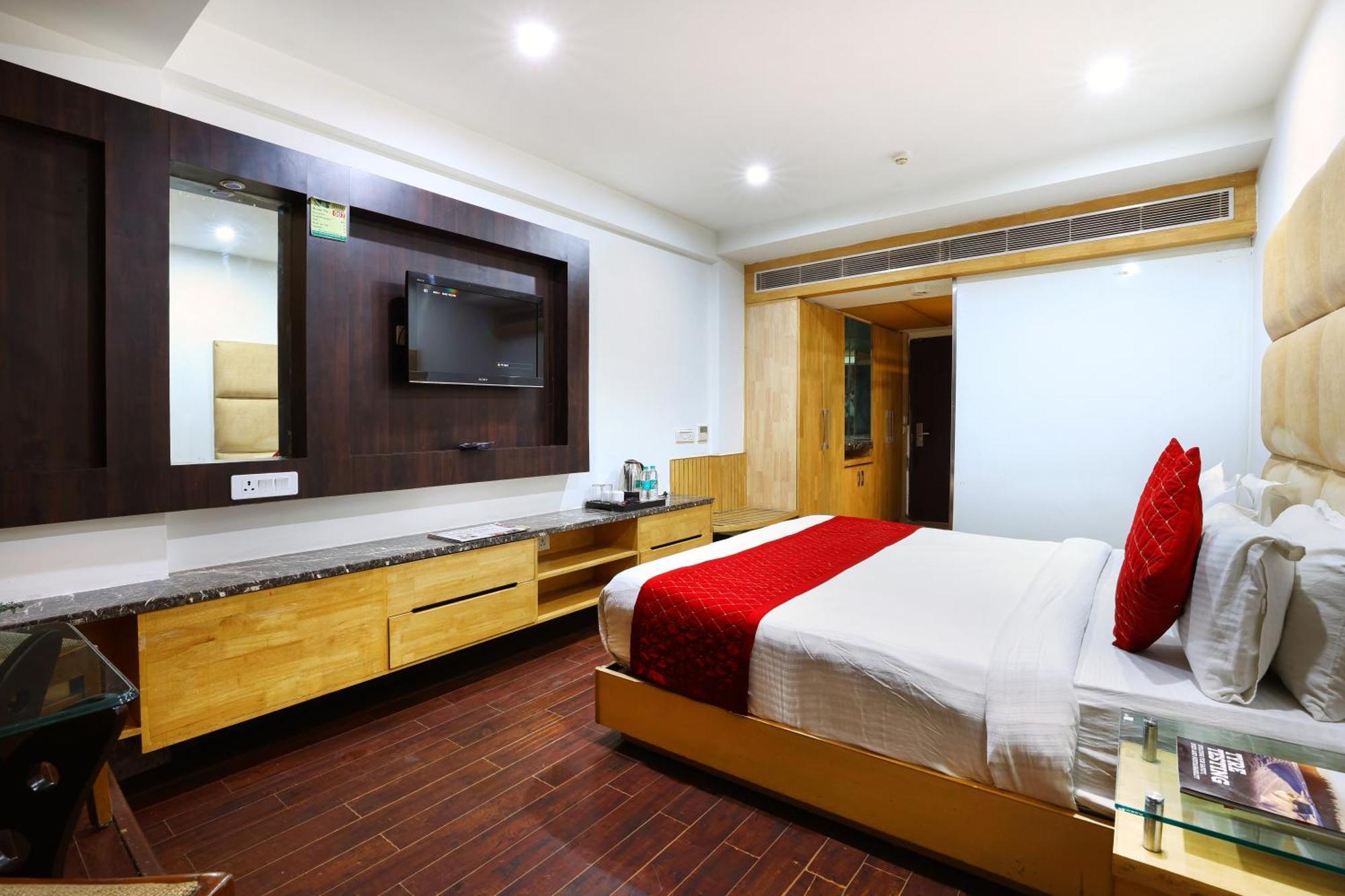 Airport Hotel Grand By Fantasia New Delhi Exterior foto